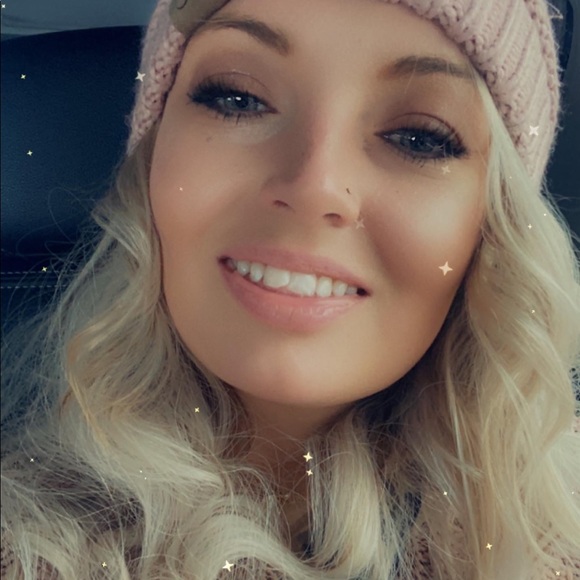 Meet your Posher, Lauren - Picture 7 of 7